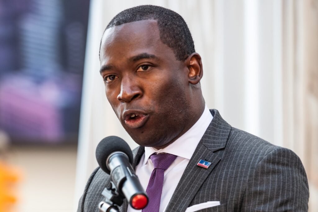 Richmond Mayor Levar Stoney withdraws from Virginia gubernatorial race