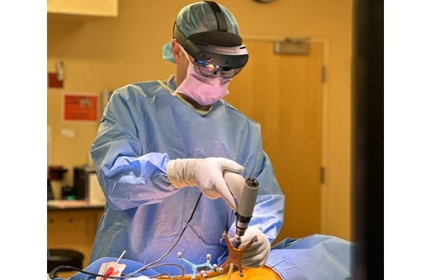 OrthoIndy Announces First Spine Surgery Utilizing Surgical Theater’s XR Technology