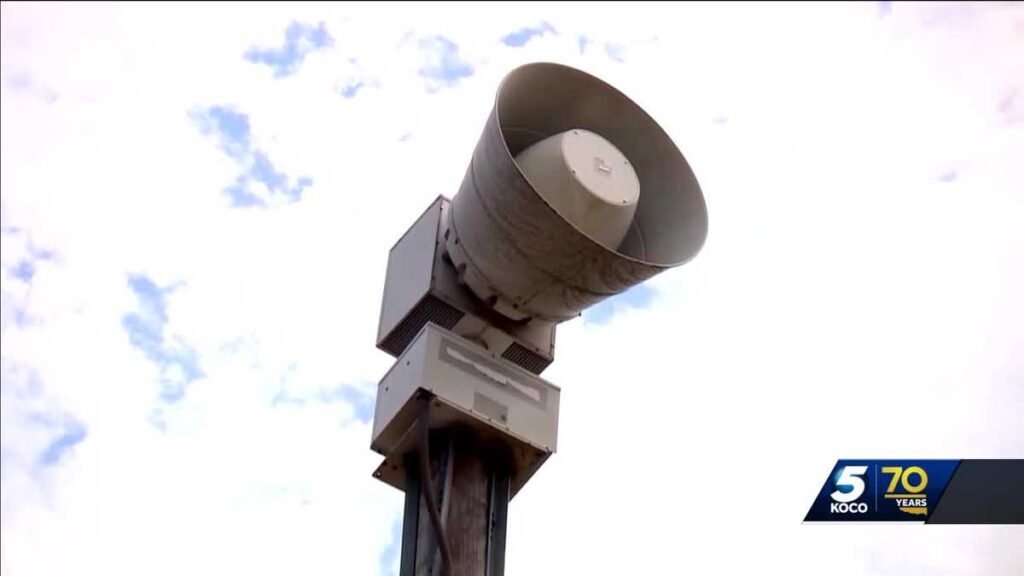 Officials urge reliance on technology over storm warning sirens