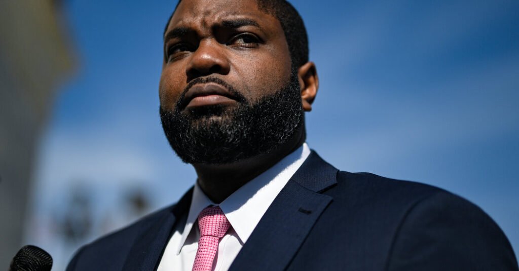 Trump elevates conservative “warriors” on education issue