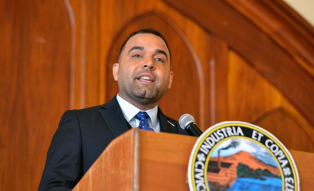 Holyoke Mayor uses budget briefing to encourage investment in community