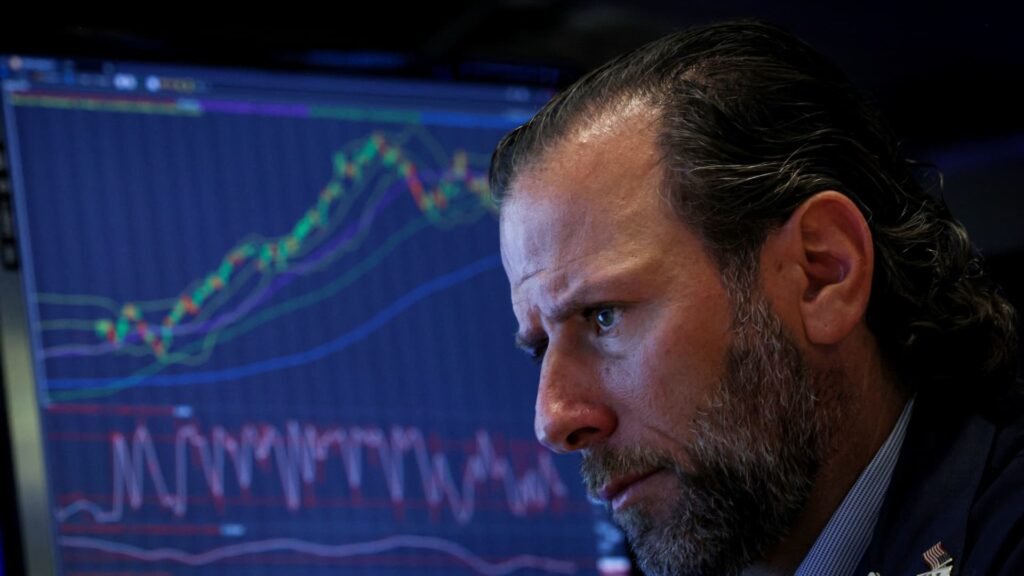 Chart analysts are increasingly concerned about the stock market’s slump.