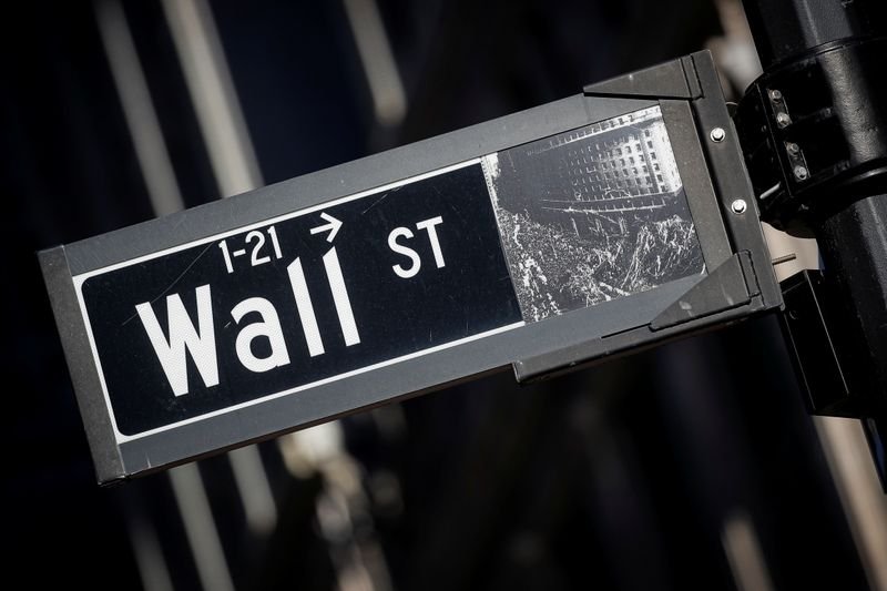 Dow Jones Industrial Average closes at highest in one month as tech stocks slump – Investing.com
