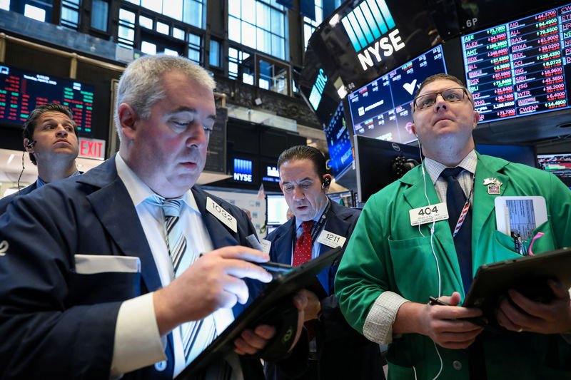 S&P 500 narrowly wins amid Micron’s slump; Inflation in focus By Investing.com