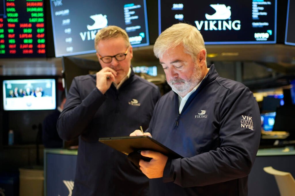 S&P 500, Nasdaq aim for new records as Powell points to rising inflation