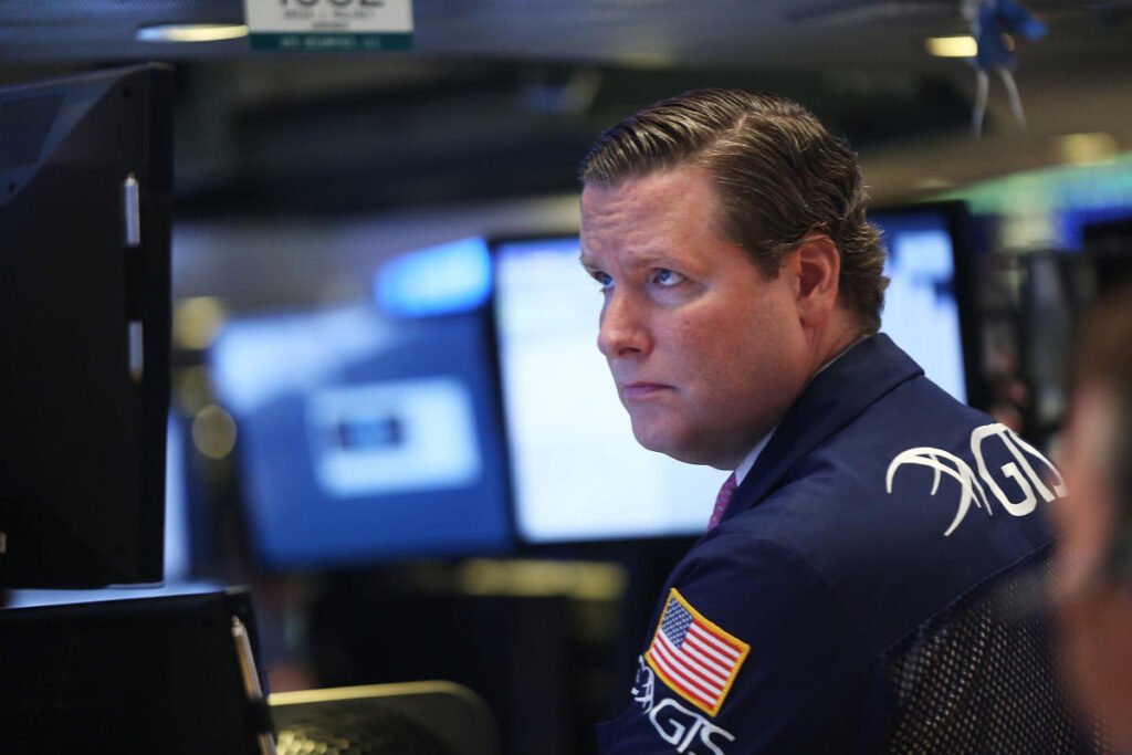 Stocks head into holiday season on a tear as S&P 500, Nasdaq hit new highs