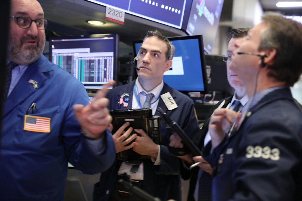 S&P 500 remains near record high after jobs report