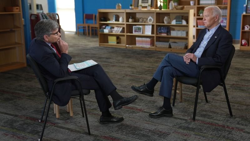 Opinion: Biden fails to quell panic