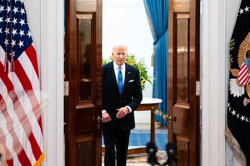 Opinion | Readers critique The Post: Ya gotta let us know. Should he stay or should he go?